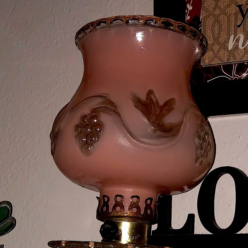 Pair of vintage 1940 lamps pink grape and leaf pattern